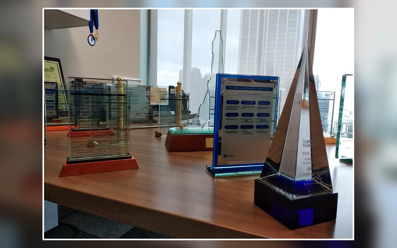 Trofeos otorgados por Seguros Monterrey